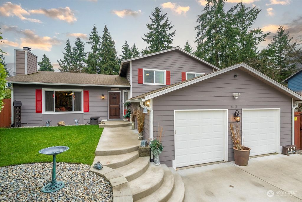 Photo of 31716 3rd Place S, Federal Way, WA 98003 (MLS # 2031033)
