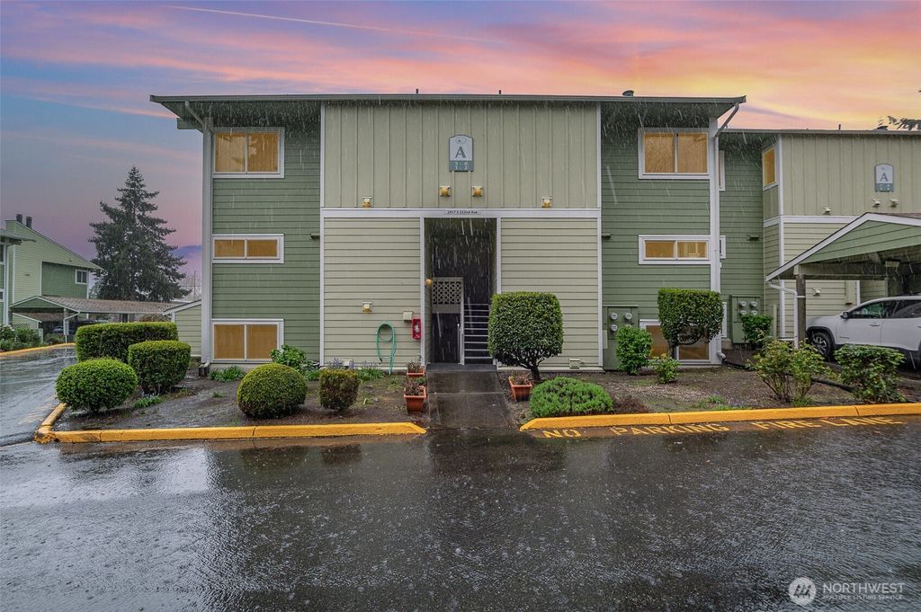 Photo of 2417 S 222nd Street #A6, Des Moines, WA 98198 (MLS # 2353032)