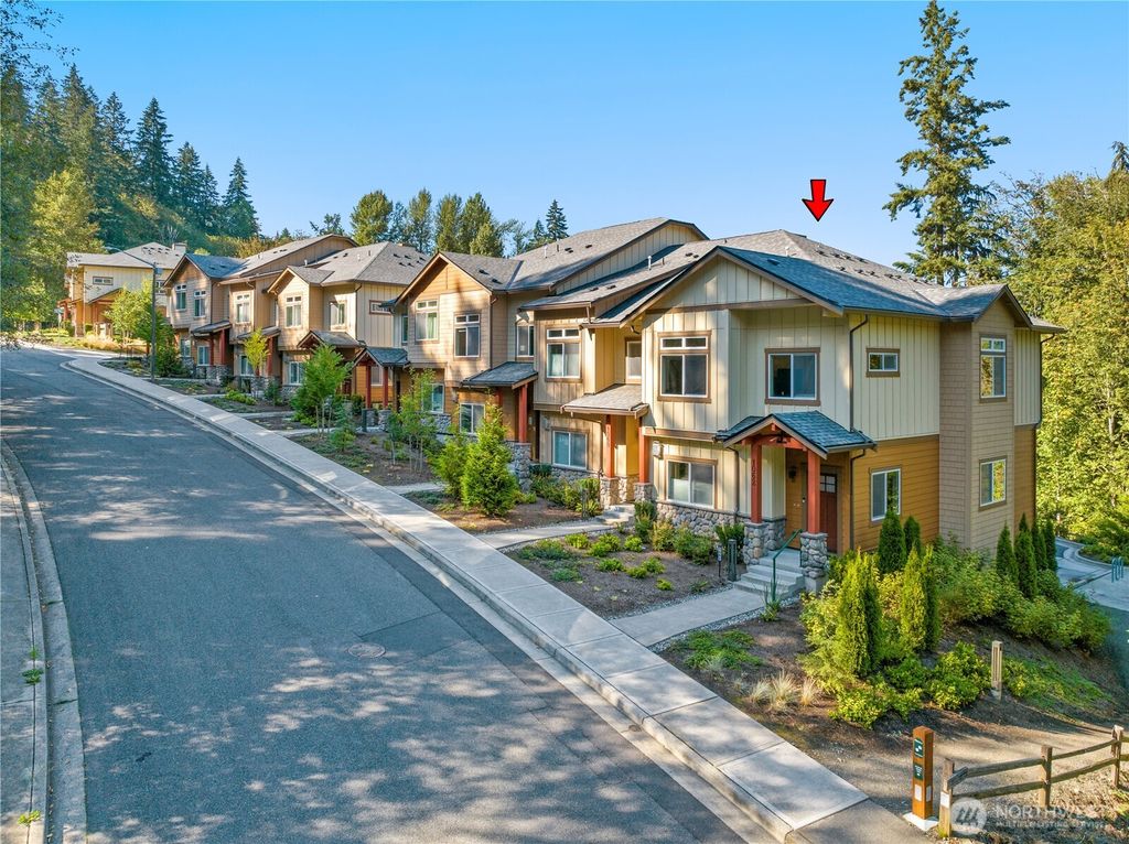 Photo of 1062 Sunrise Place SW, Issaquah, WA 98027 (MLS # 2352784)