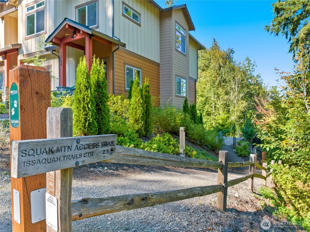 Photo of 1062 Sunrise Place SW, Issaquah, WA 98027 (MLS # 2352784)