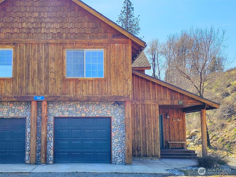 307 Cascadian Lane 32