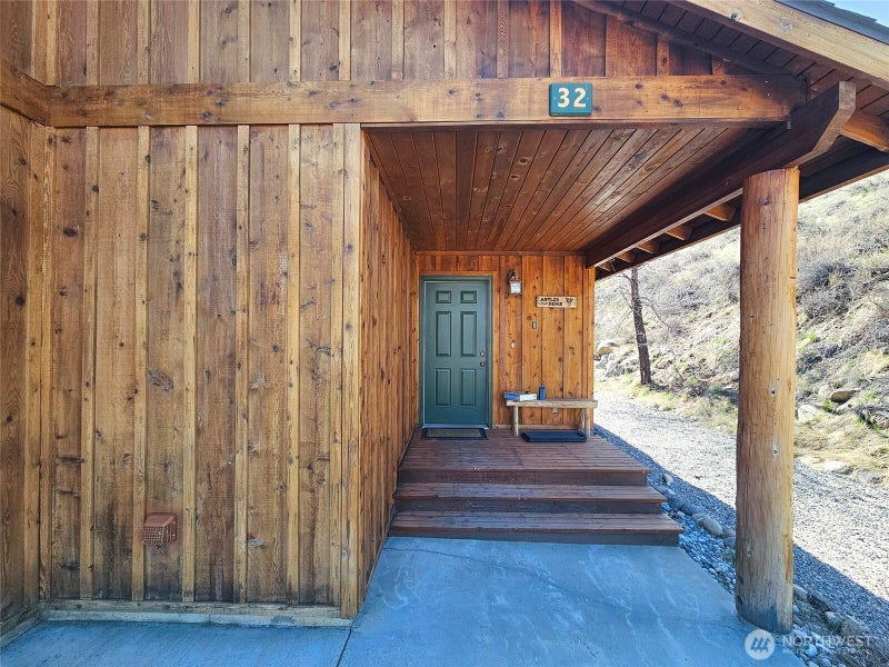 307 Cascadian Lane 32