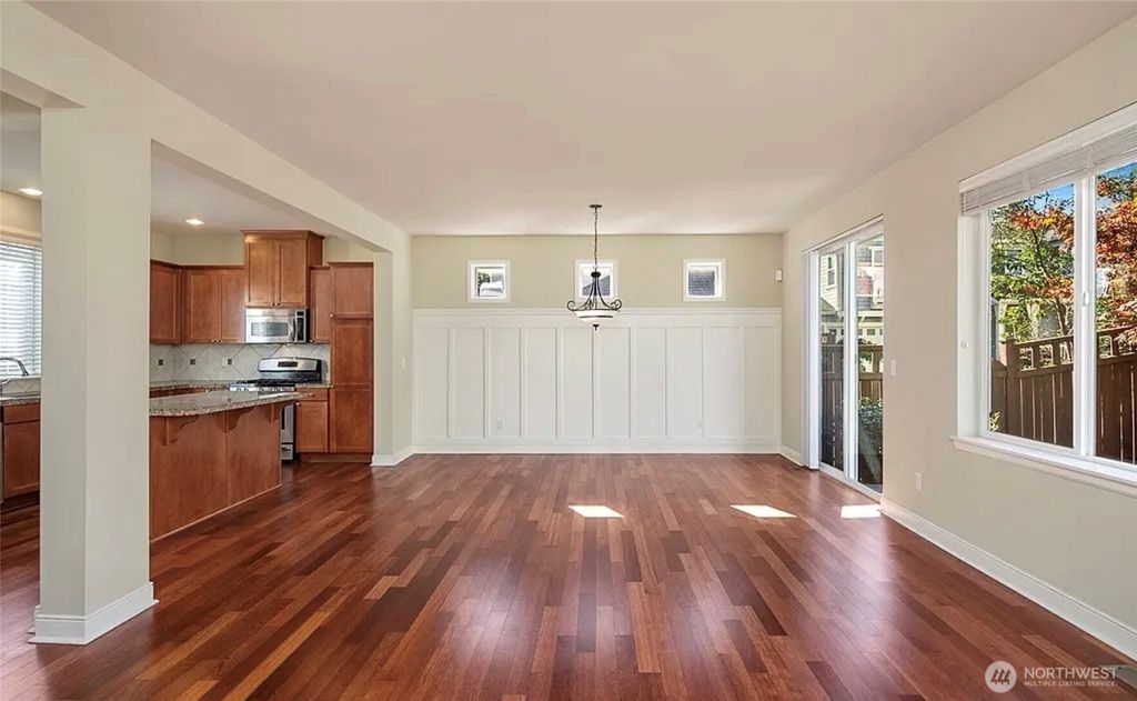 Photo of 18232 SE 36th Ave Avenue SE, Bothell, WA 98012 (MLS # 2463299)