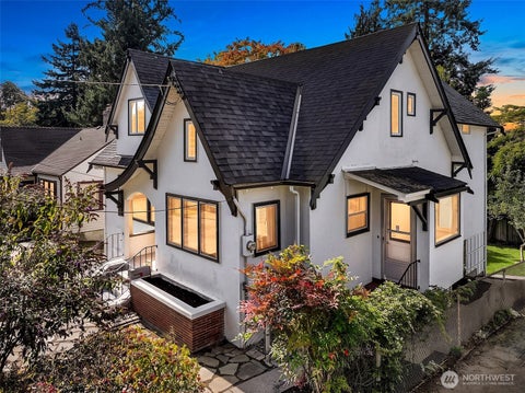 Photo of 6241 28th Avenue NE, Seattle, WA 98115 (MLS # 2583792)