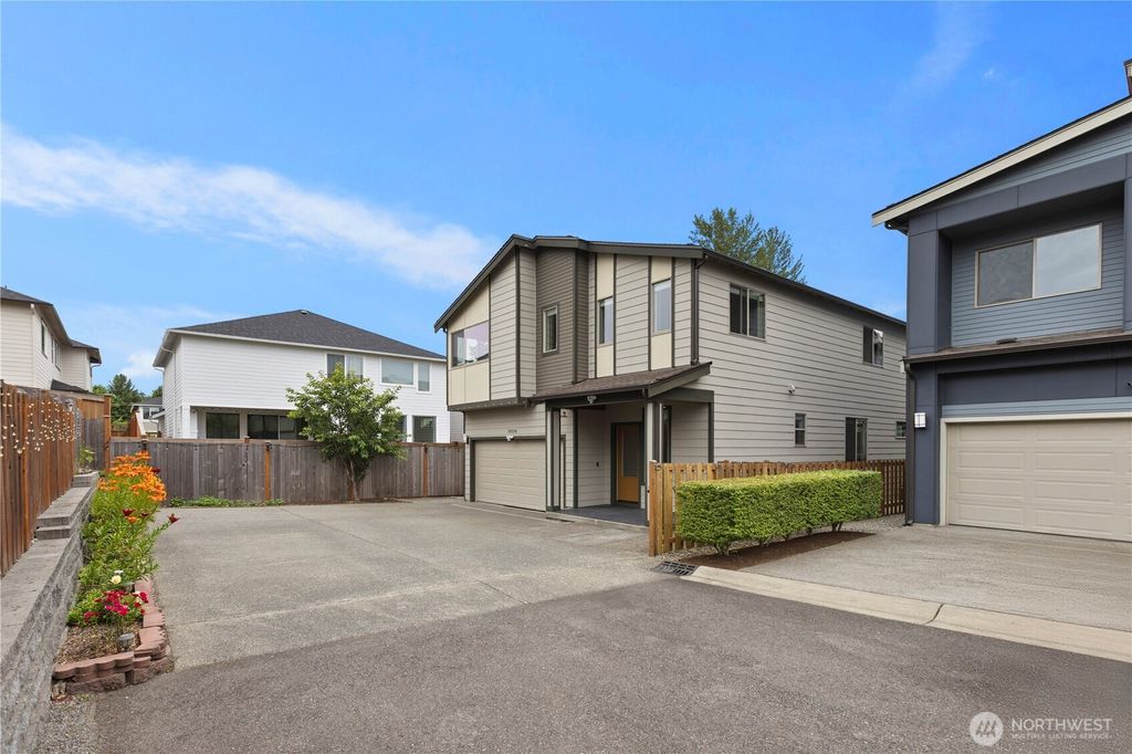 Photo of 28226 226th Place SE, Maple Valley, WA 98038 (MLS # 2546441)
