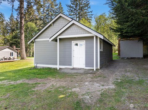 A home in Fox Island