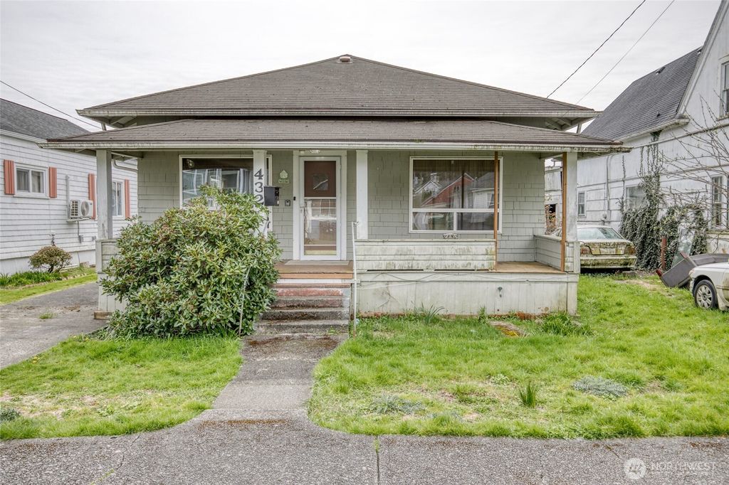 Photo of 432 Eklund Avenue, Hoquiam, WA 98550 (MLS # 2498218)