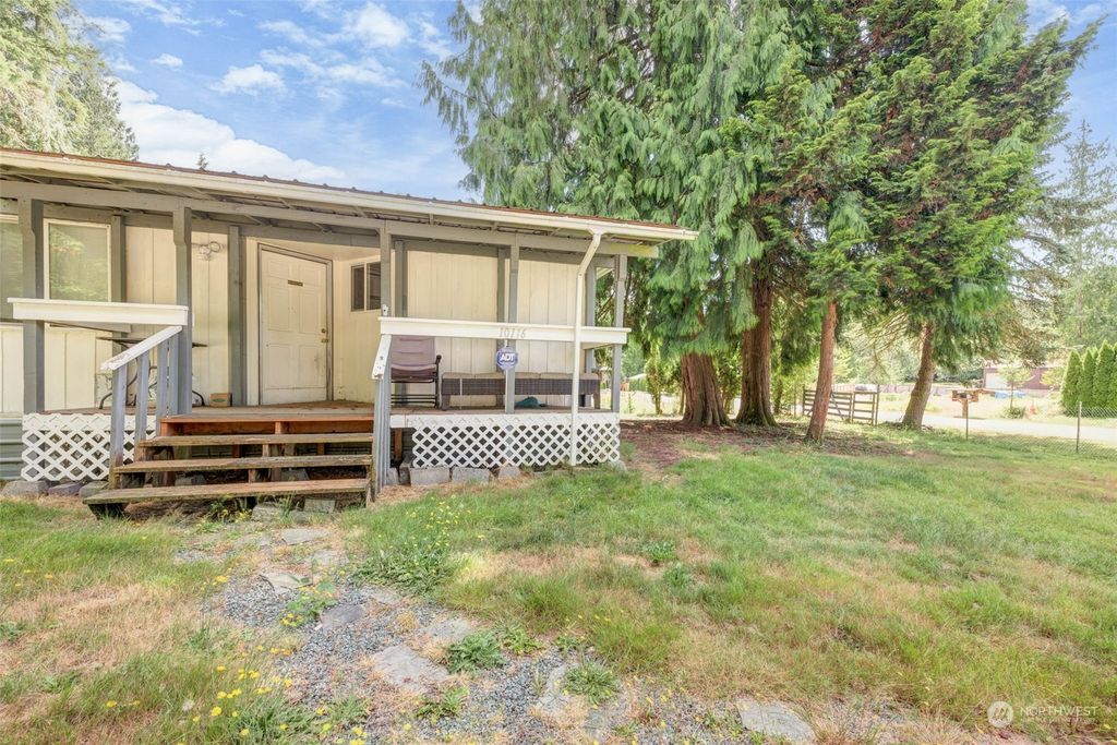 Photo of 10116 228th Place SE, Woodinville, WA 98077 (MLS # 2143208)