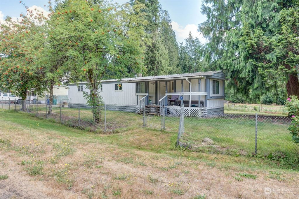 Photo of 10116 228th Place SE, Woodinville, WA 98077 (MLS # 2143208)