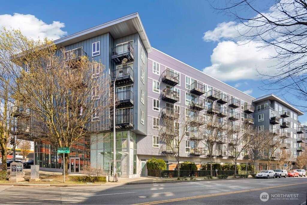3104 Western Avenue 602