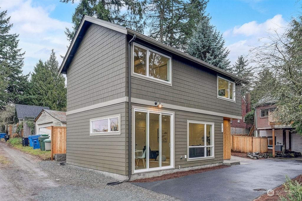 Photo of 1216 NE 98th Street, Seattle, WA 98115 (MLS # 2195481)