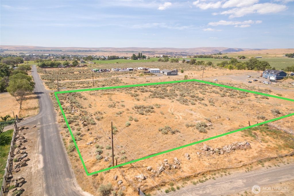 Photo of 0 Thomas Road NE, Soap Lake, WA 98851 (MLS # 2472360)