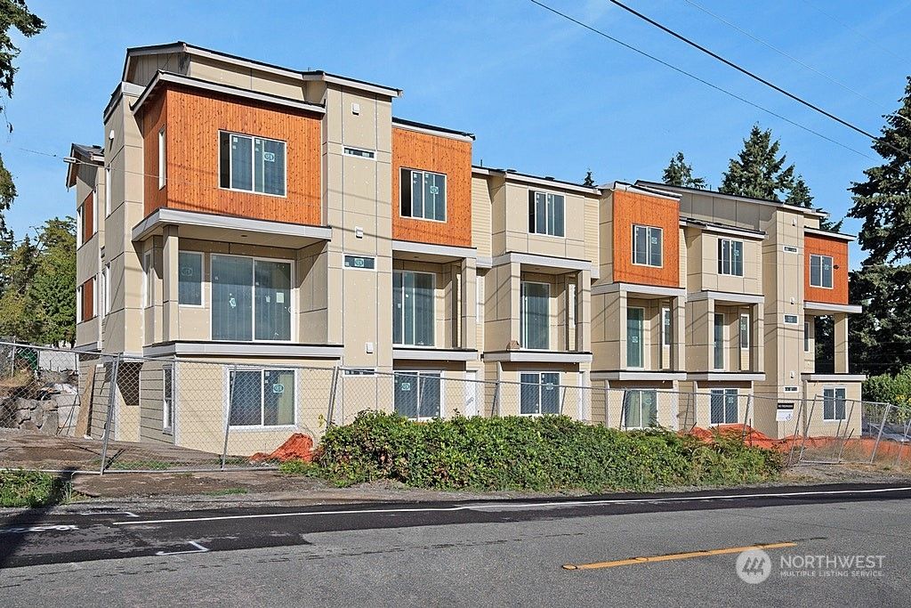 Photo of 14513 1st Avenue NE #G, Shoreline, WA 98155 (MLS # 2020581)