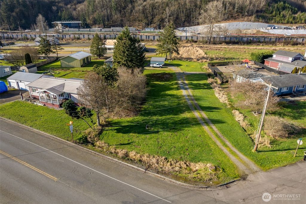 Photo of 607 Algona Boulevard N, Algona, WA 98001 (MLS # 2332118)