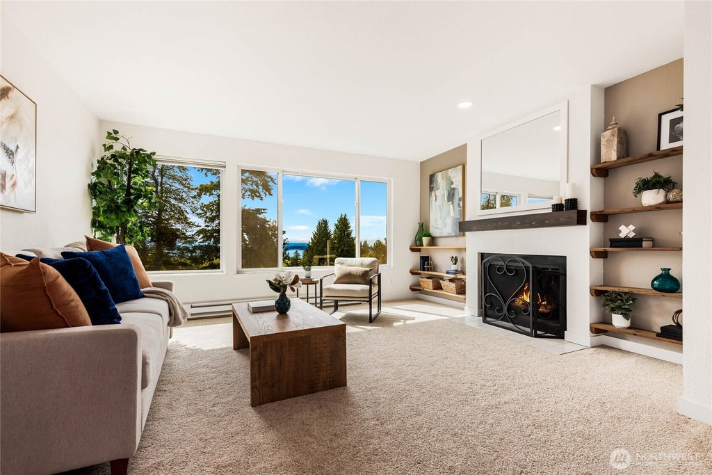 Photo of 215 N 120th Street #301, Seattle, WA 98133 (MLS # 2551746)