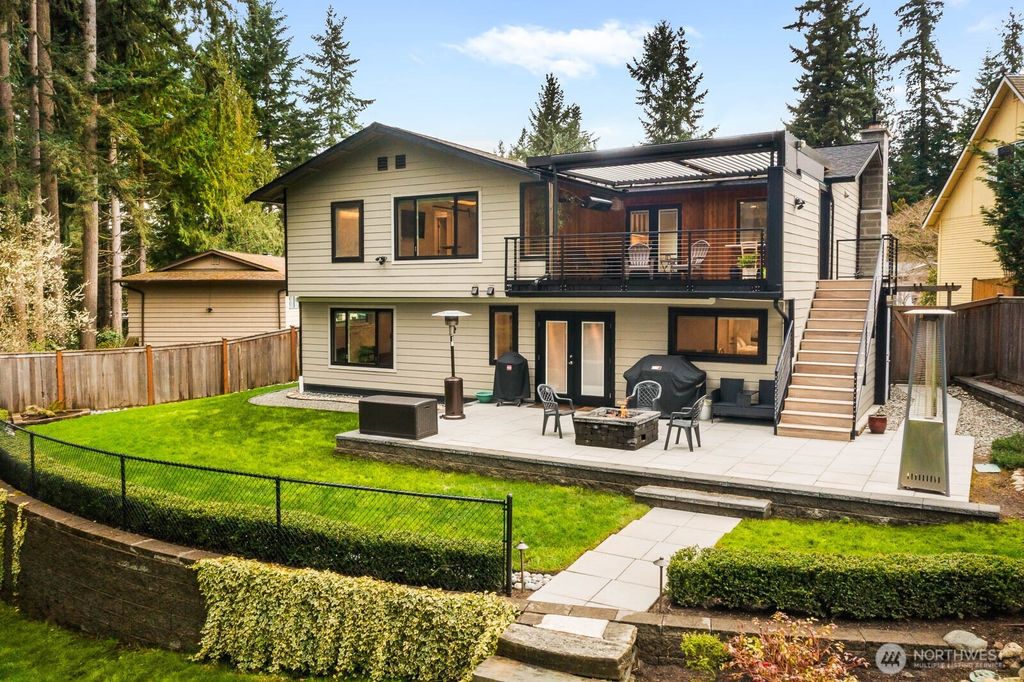 Photo of 104 219th Place, Bothell, WA 98021 (MLS # 2549294)