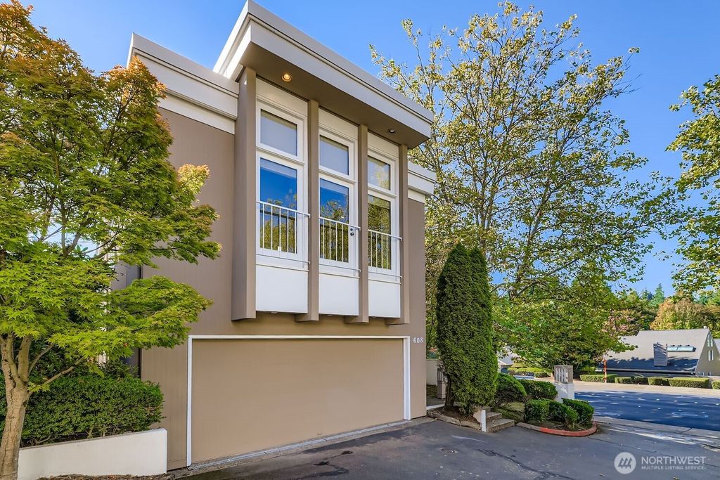 Photo of 608 Bellevue Way SE #F1, Bellevue, WA 98004 (MLS # 2442537)