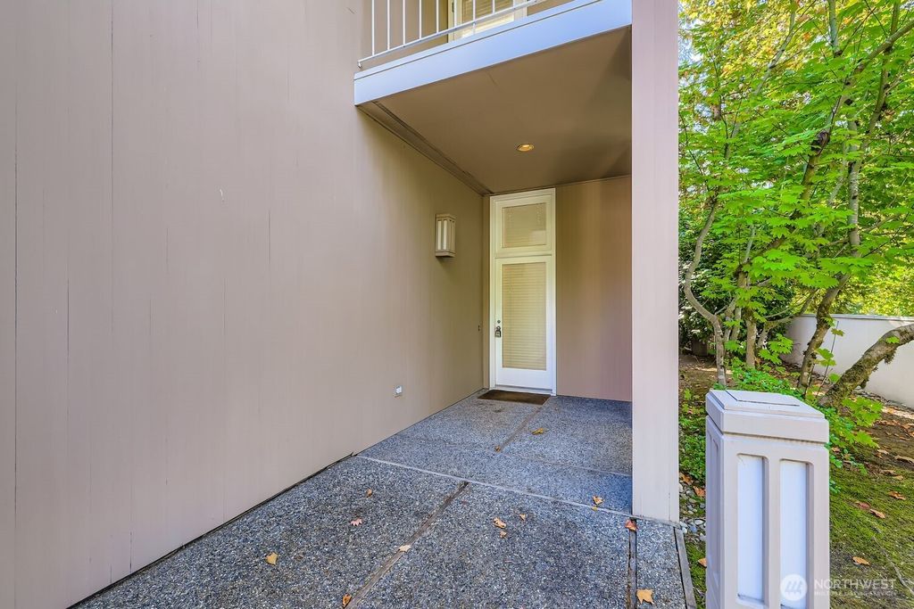 Photo of 608 Bellevue Way SE #F1, Bellevue, WA 98004 (MLS # 2442537)