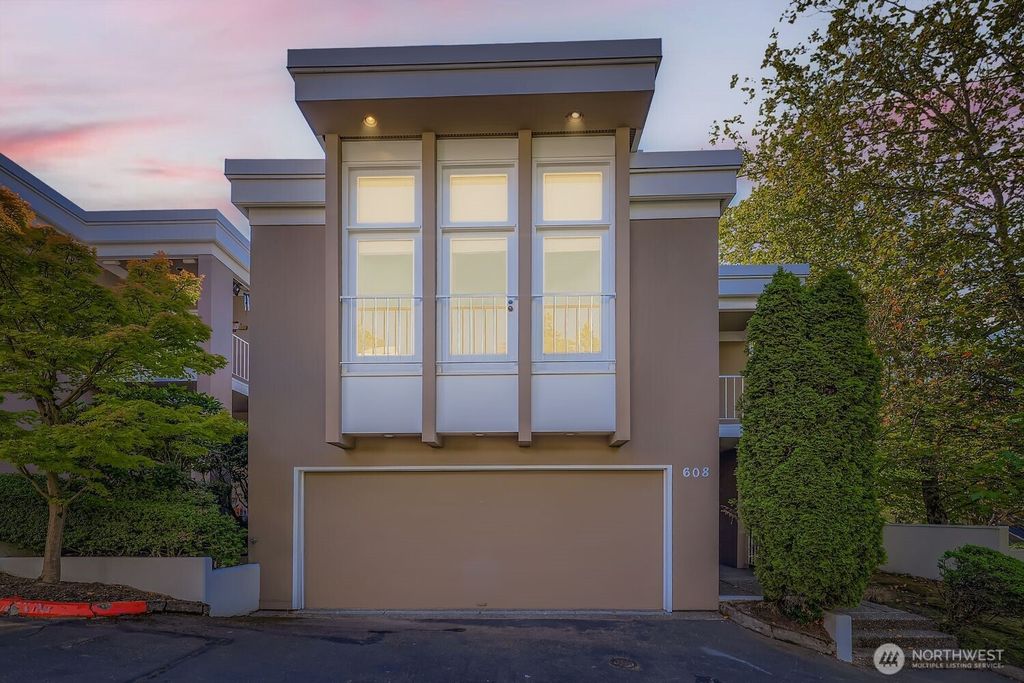 Photo of 608 Bellevue Way SE #F1, Bellevue, WA 98004 (MLS # 2442537)