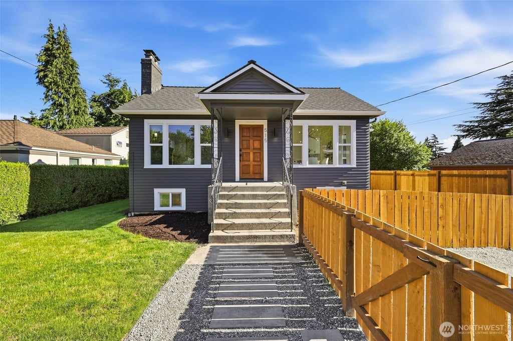Photo of 515 N 122nd Street, Seattle, WA 98133 (MLS # 2541265)