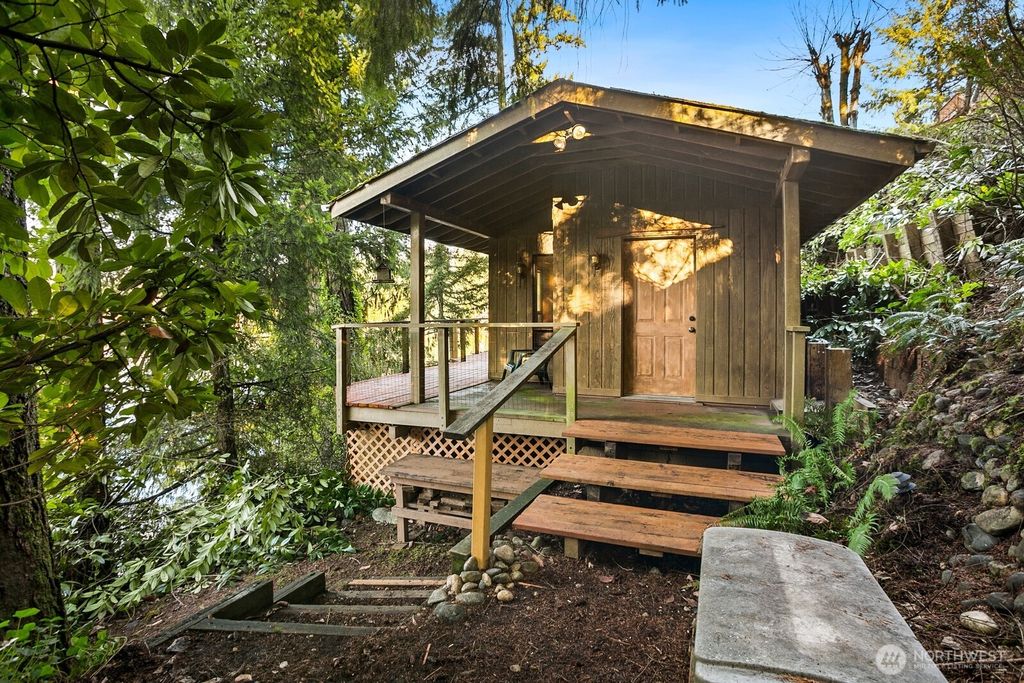 Photo of 23012 SE Lake Wilderness Drive S, Maple Valley, WA 98038 (MLS # 2466631)