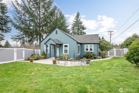 Photo of 3515 Columbia Heights Road, Longview, WA 98632 (MLS # 2486184)