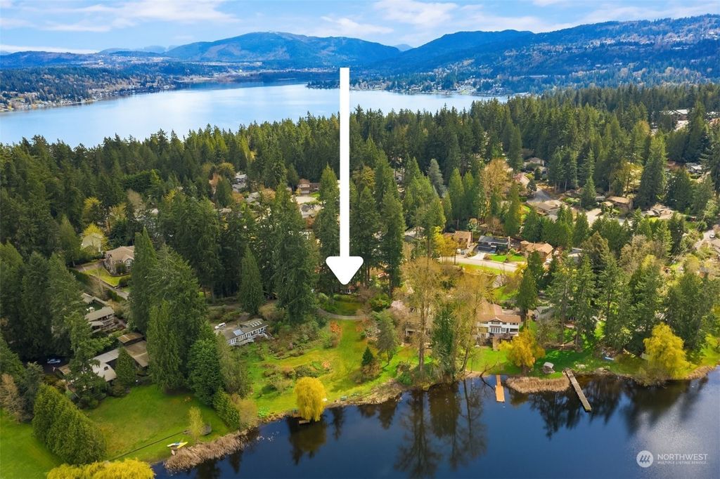 Photo of 16538 SE 19th Street, Bellevue, WA 98008 (MLS # 2140125)