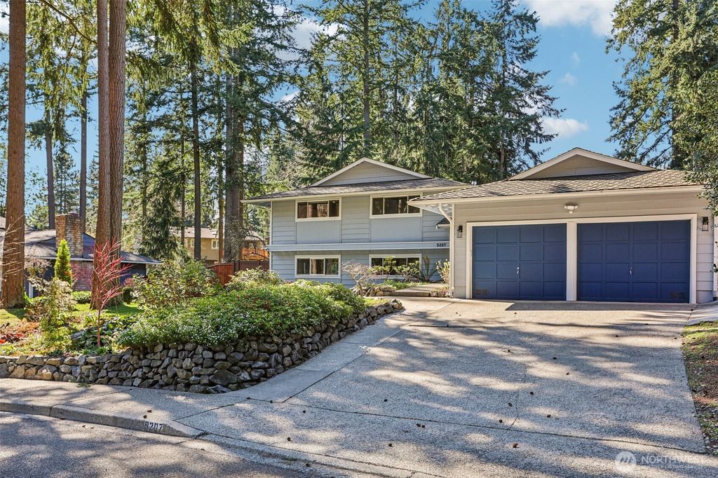 Photo of 9207 120th Avenue SE, Newcastle, WA 98056 (MLS # 2496765)