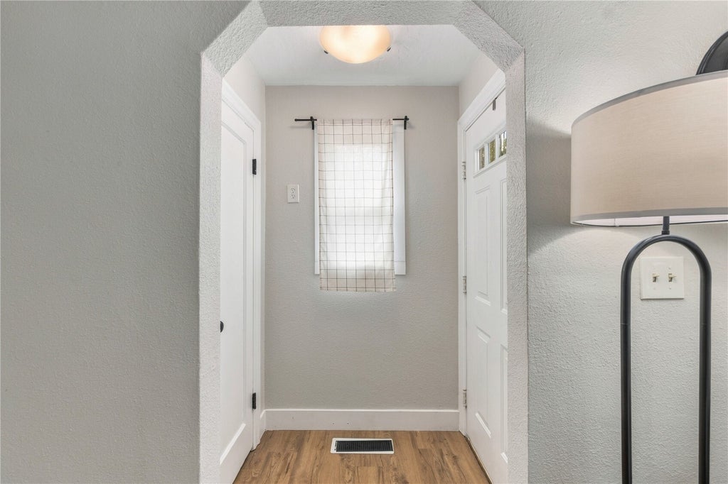 Photo of 307 S Cabot Road, Everett, WA 98203 (MLS # 2595189)