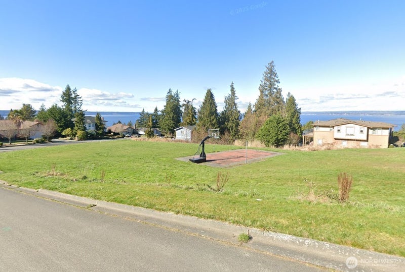 192 49th Place SW