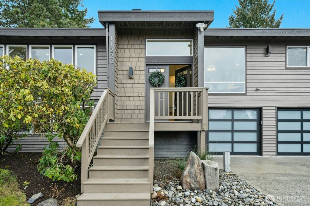 Photo of 11220 NE 59th Place, Kirkland, WA 98033 (MLS # 2325743)