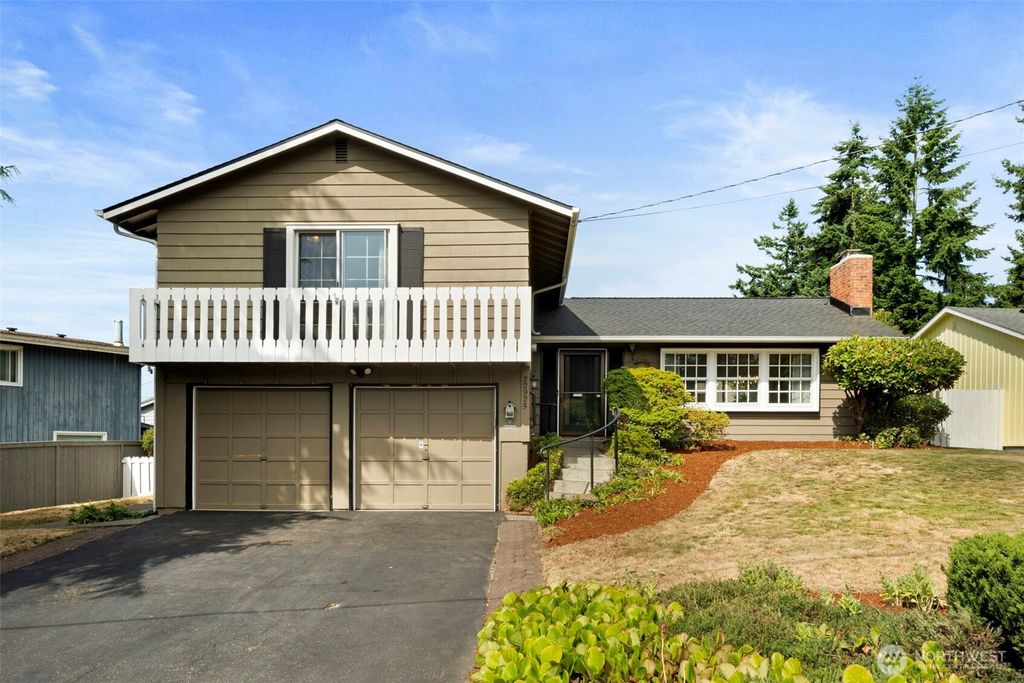 Photo of 22925 21st Avenue S, Des Moines, WA 98198 (MLS # 2400614)