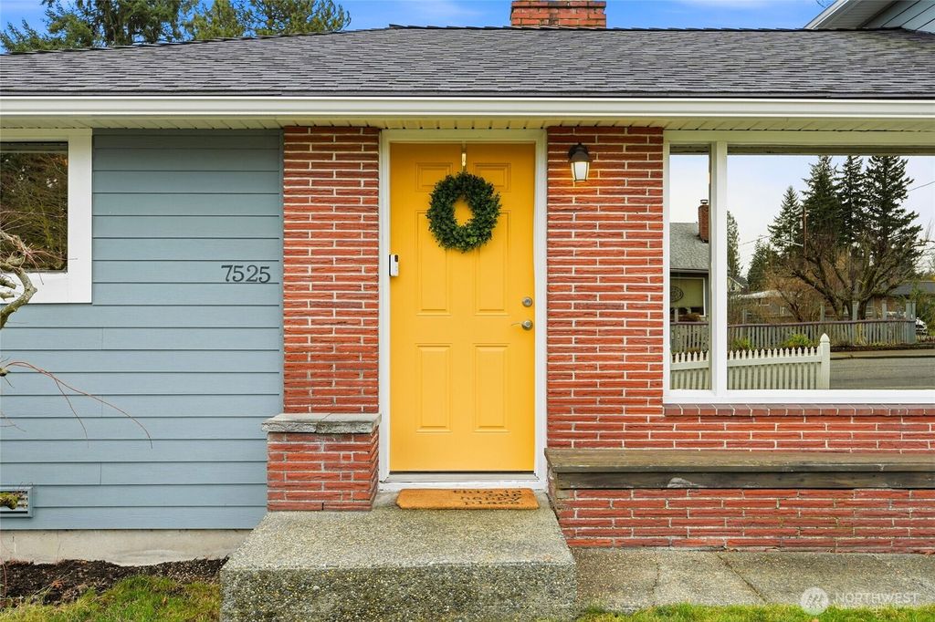 Photo of 7525 Beverly Lane, Everett, WA 98203 (MLS # 2468222)