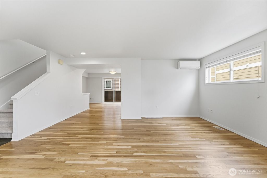 Photo of 11732 Greenwood Avenue N, Seattle, WA 98133 (MLS # 2522987)
