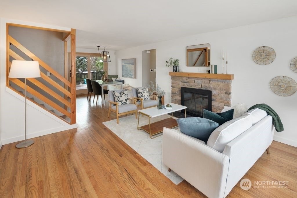 Photo of 831 NE 151st Street, Shoreline, WA 98155 (MLS # 2329371)