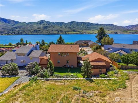 Photo of 211 Riviera Drive, Chelan, WA 98816 (MLS # 2514680)
