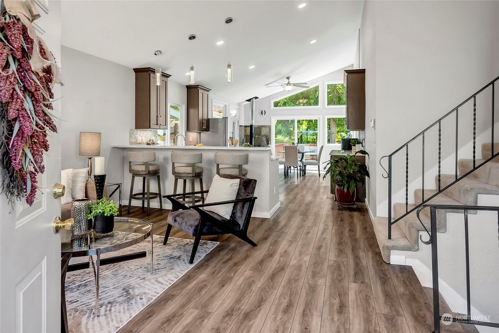 Photo of 12107 NE 137th Place, Kirkland, WA 98034 (MLS # 2254450)