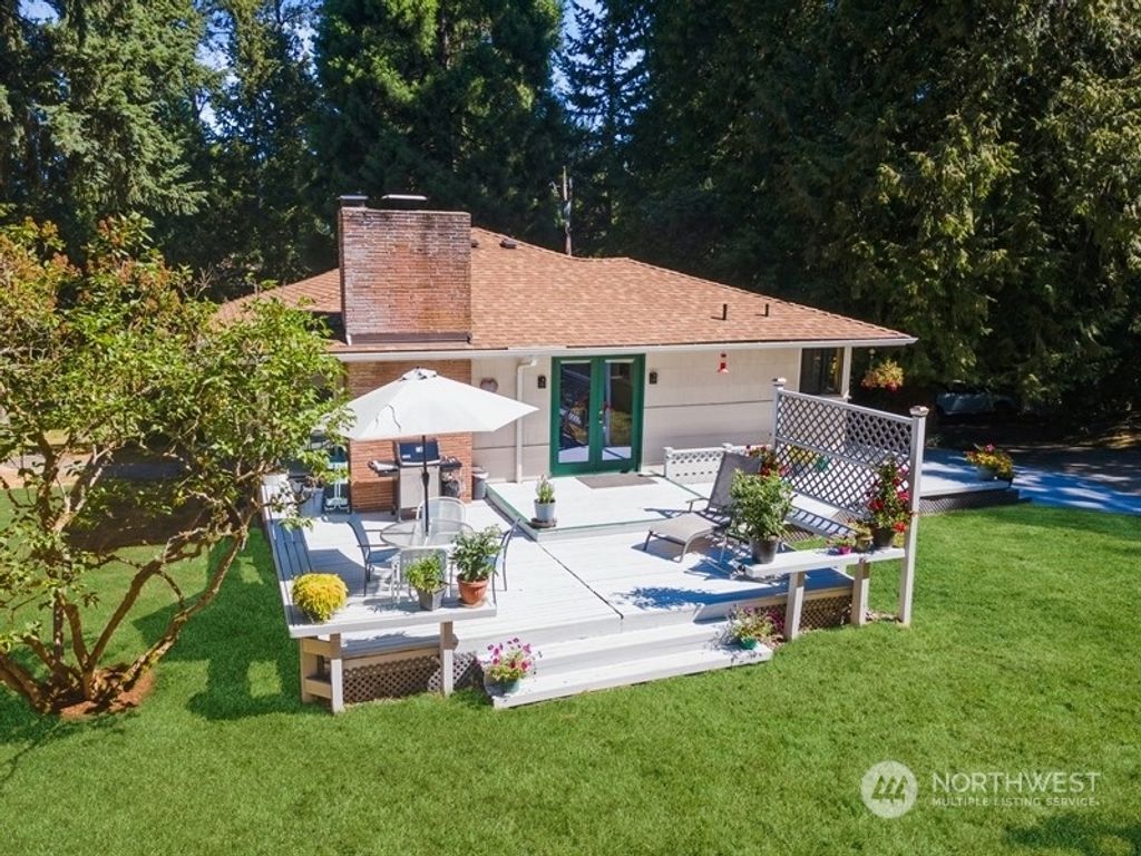 Photo of 10205 NE 116th Street, Kirkland, WA 98034 (MLS # 2140472)