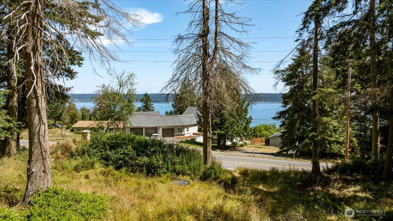 2458 North Bluff Rd