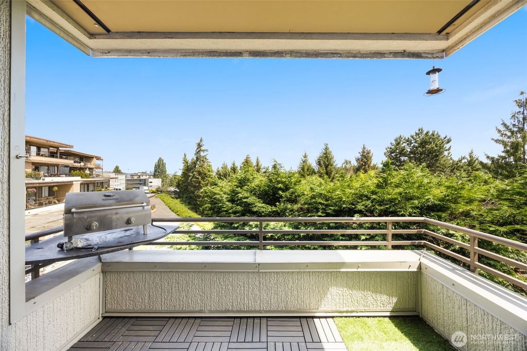 Photo of 3221 SW Avalon Way #105, Seattle, WA 98126 (MLS # 2527738)