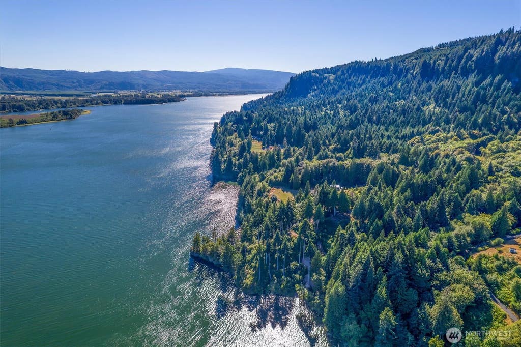 Photo of 1650 E State Route 4, Cathlamet, WA 98612 (MLS # 2569614)