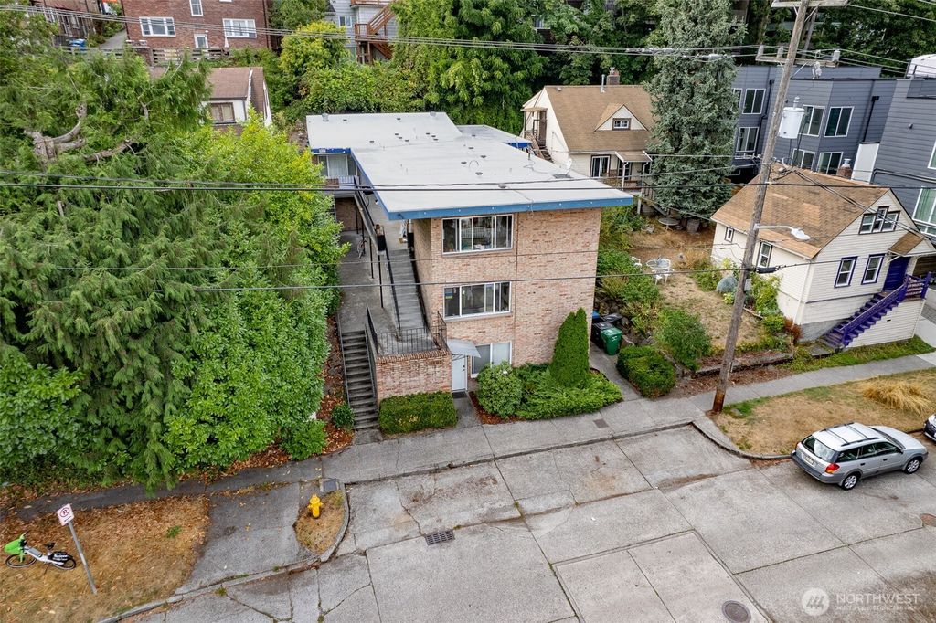 Photo of 5101 Ravenna Avenue NE, Seattle, WA 98105 (MLS # 2416232)