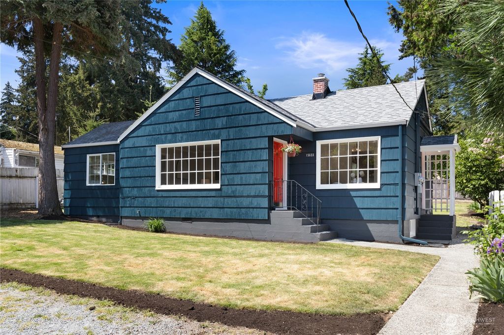 Photo of 15633 9th Avenue SW, Burien, WA 98166 (MLS # 2068647)