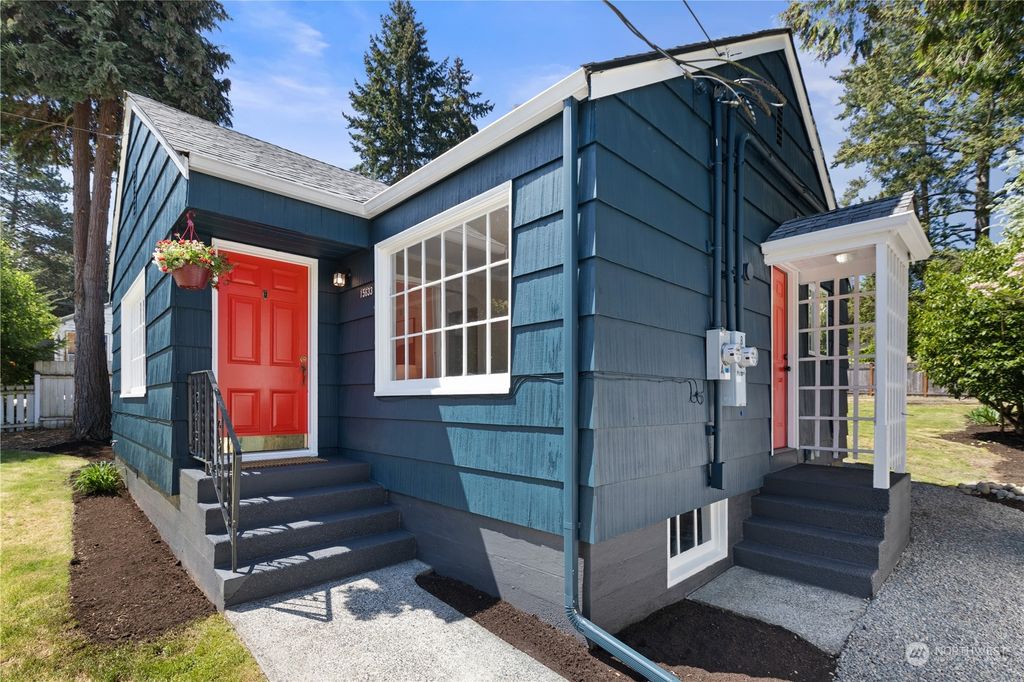 Photo of 15633 9th Avenue SW, Burien, WA 98166 (MLS # 2068647)
