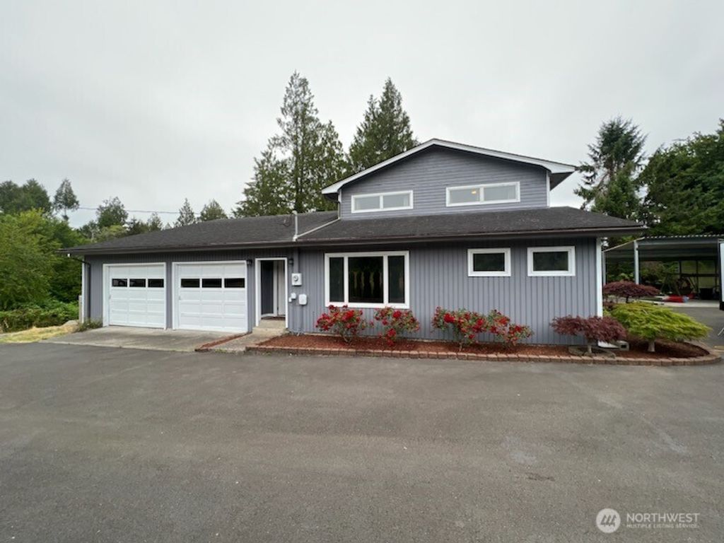 Photo of 13 Raistakka Road, Rosburg, WA 98643 (MLS # 2507966)