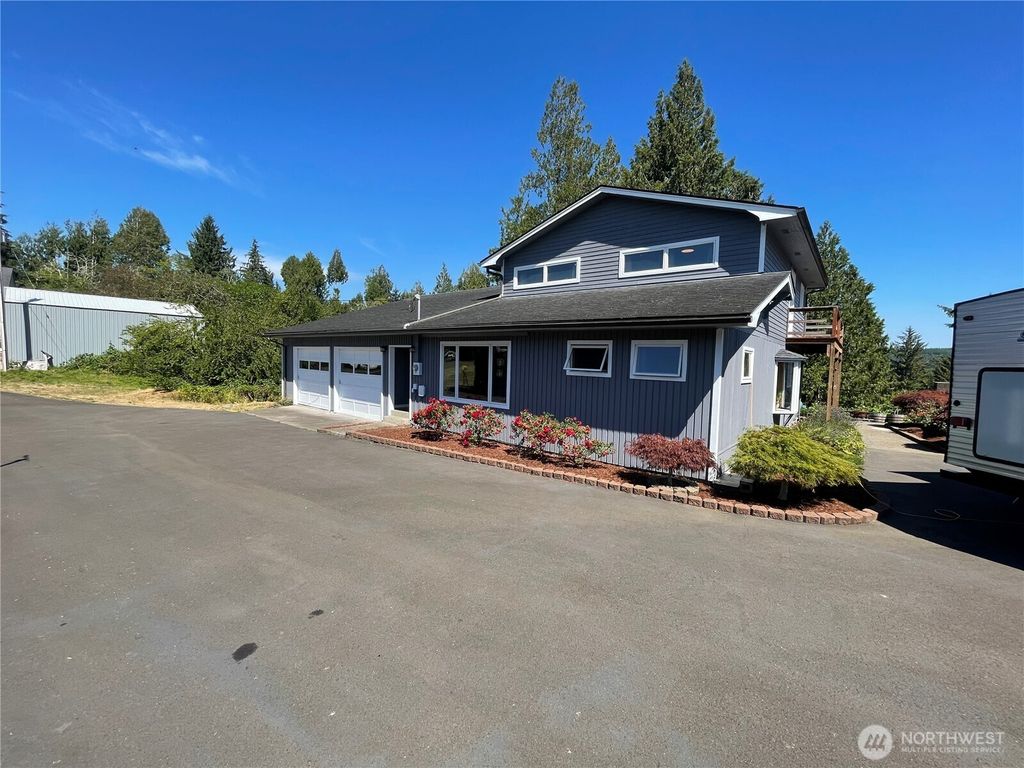 Photo of 13 Raistakka Road, Rosburg, WA 98643 (MLS # 2507966)