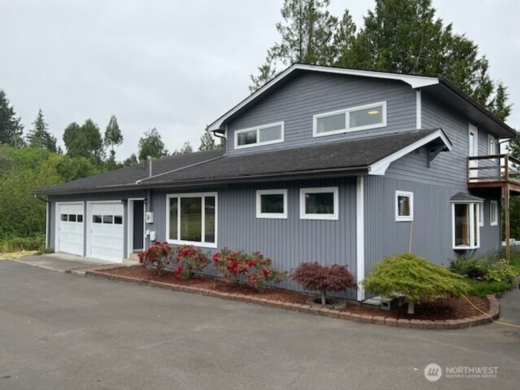 Photo of 13 Raistakka Road, Rosburg, WA 98643 (MLS # 2507966)
