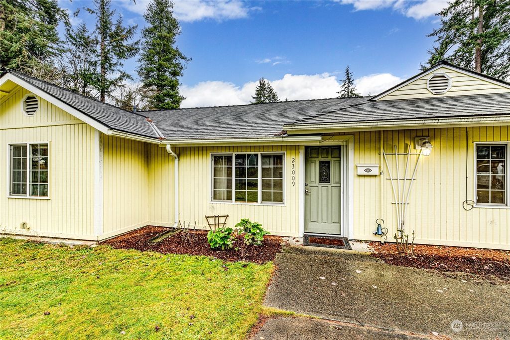 Photo of 23009 59th Avenue W, Mountlake Terrace, WA 98043 (MLS # 2320560)