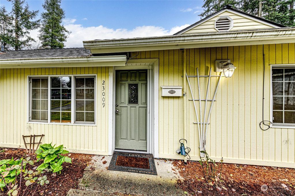 Photo of 23009 59th Avenue W, Mountlake Terrace, WA 98043 (MLS # 2320560)