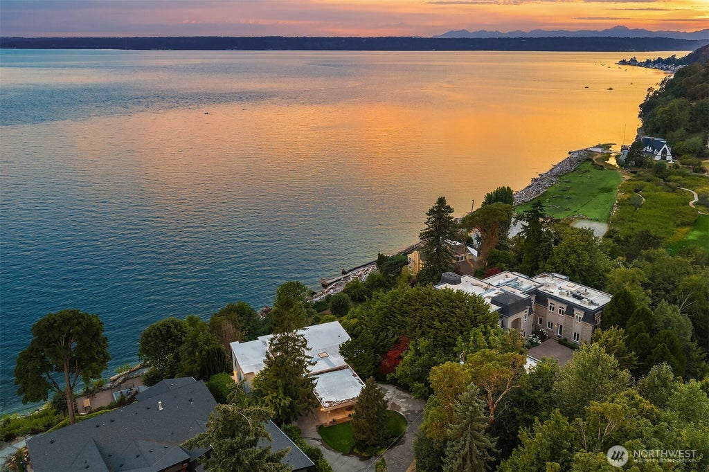 Photo of 17825 Normandy Terrace SW, Normandy Park, WA 98166 (MLS # 2578671)